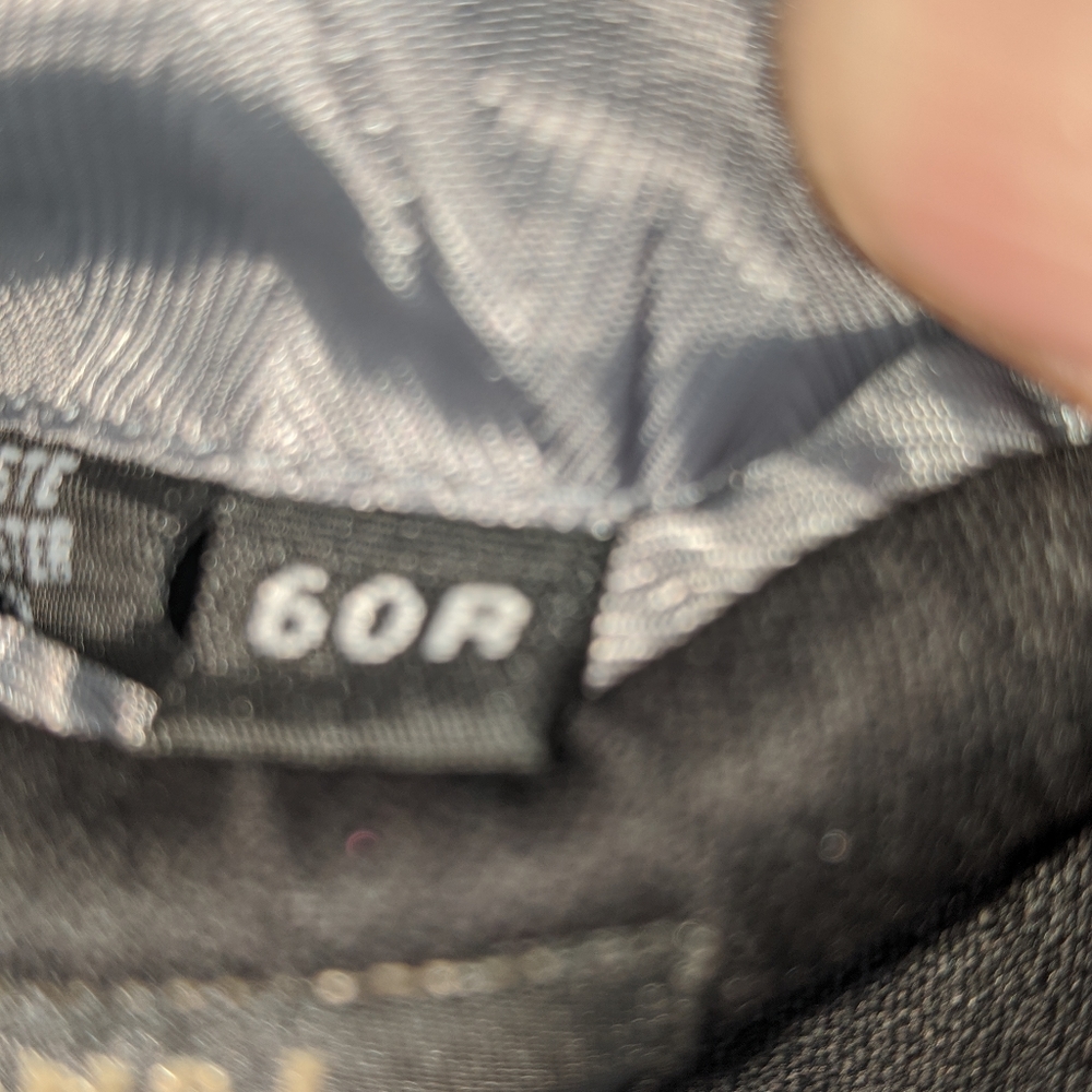 Suit - Picture 3 of 4
